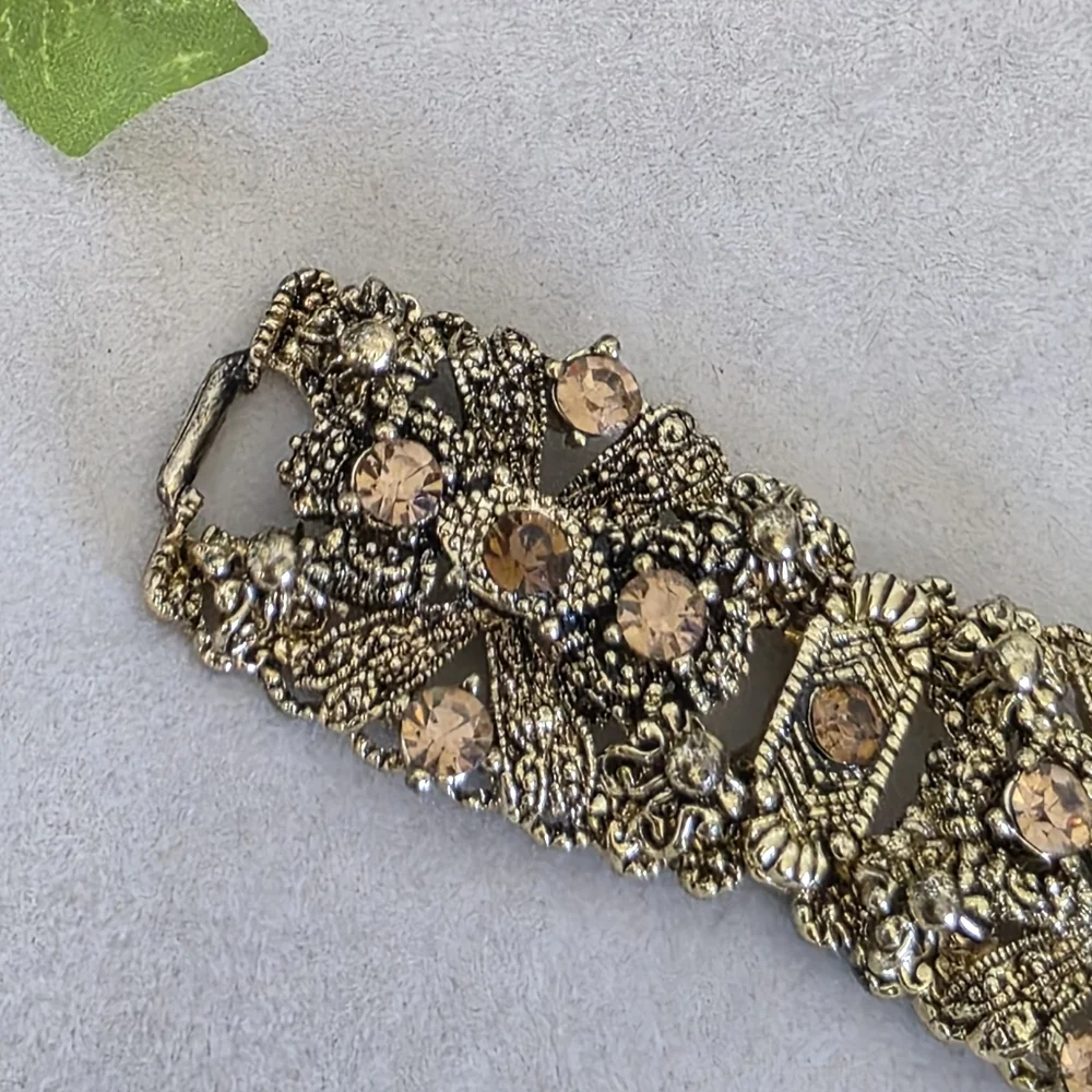 Vintage Gold Ornate Juliana Style Bracelet